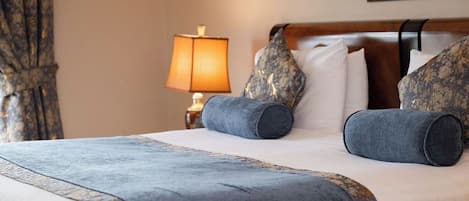 خزنة داخل الغرفة ومكتب ومكواة/لوح كي وواي فاي مجانًا