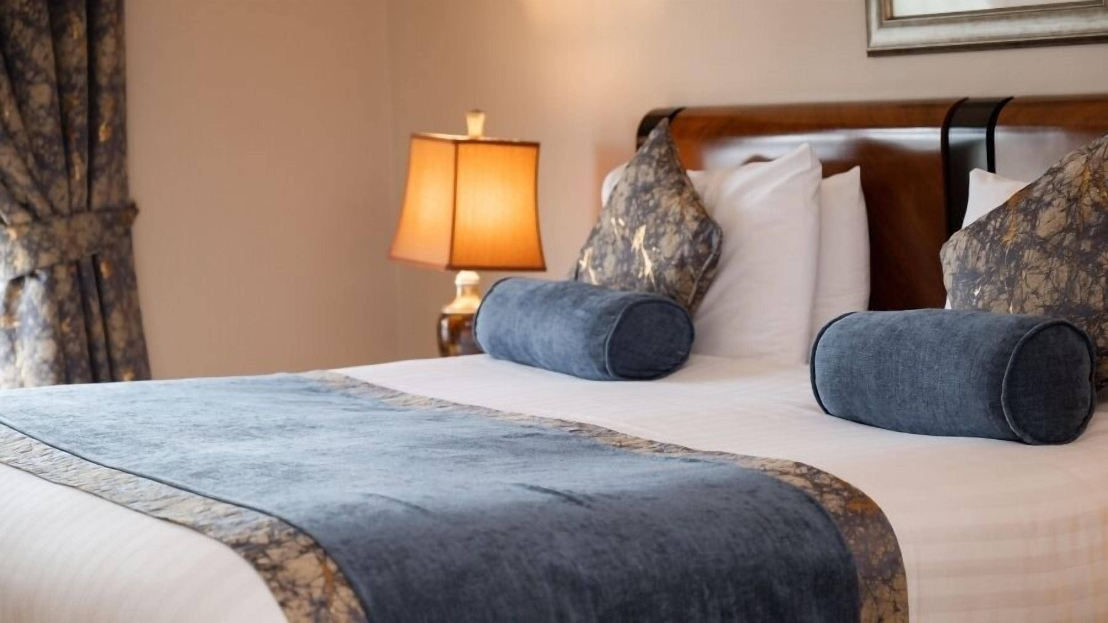 in-room safe, desk, iron/ironing board, free wifi