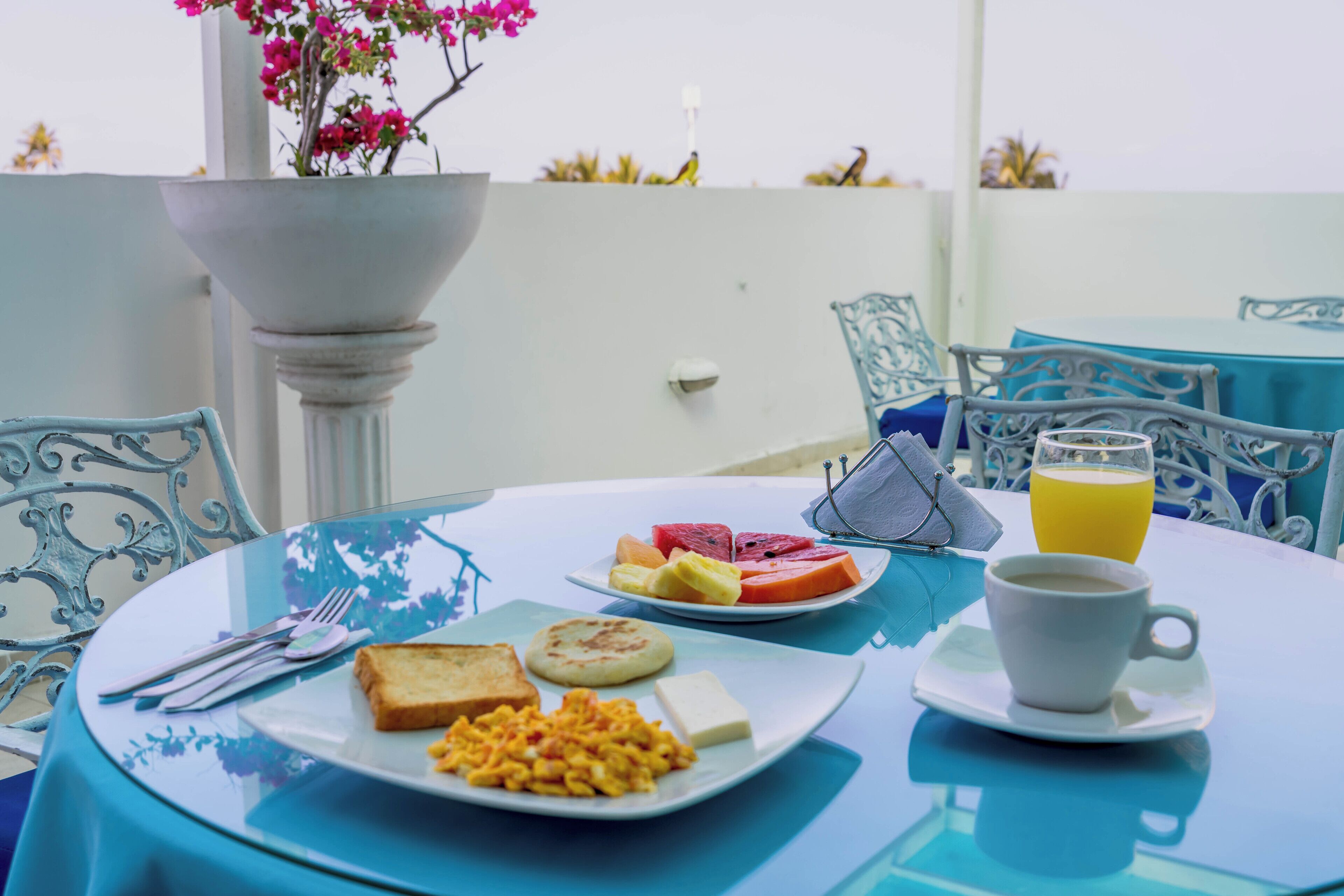 Petit déjeuner composé de spécialités régionales compris tous les jours