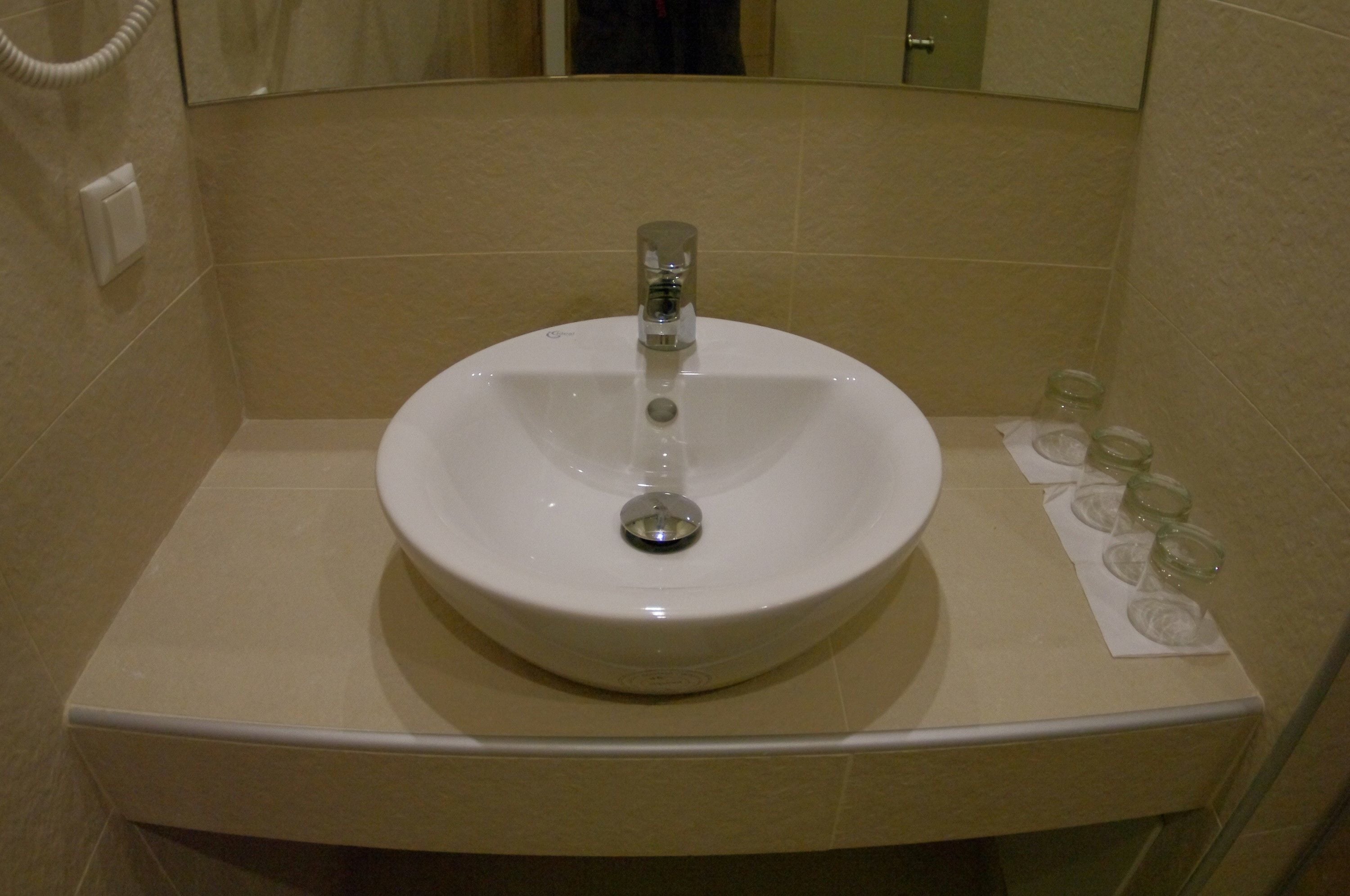 superior room, garden view | bathroom sink