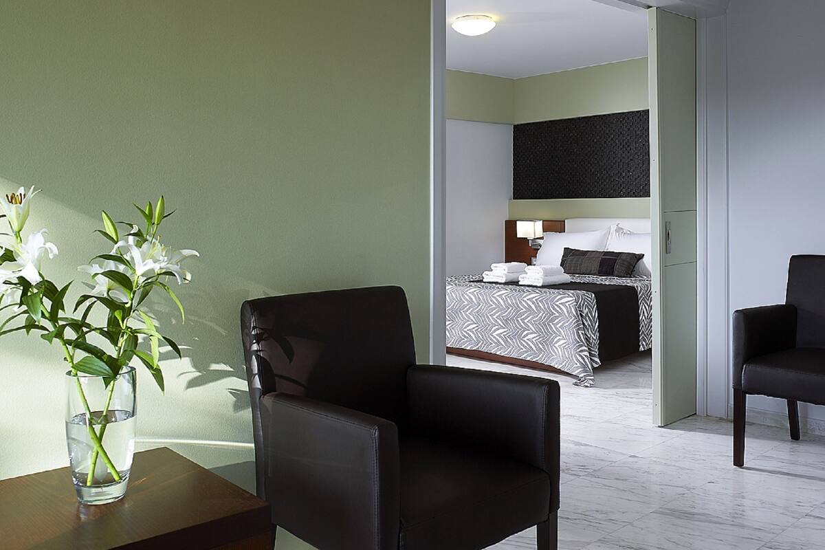 In-room safe, free WiFi, bed sheets