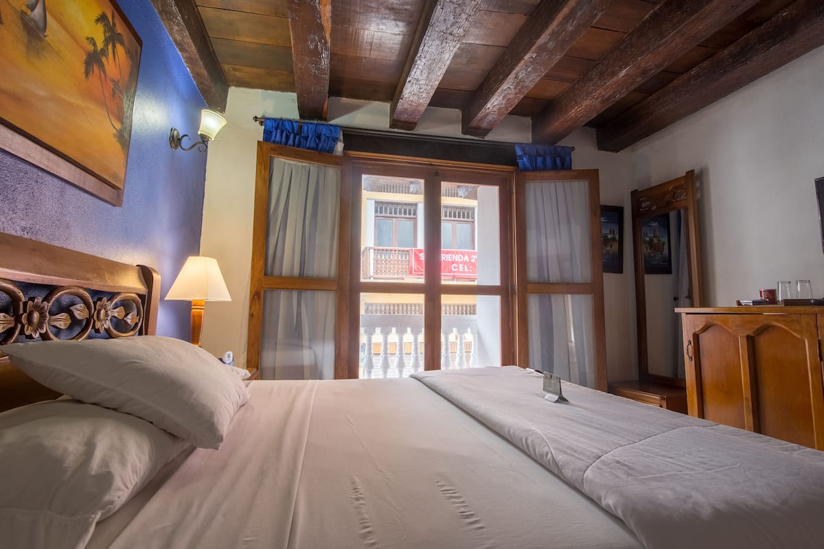 Chambre Double Deluxe, 1 lit double, vue ville, dans la tour