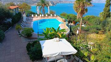 Apartment, 1 Bedroom, Bay View | 3 bedrooms, desk, iron/ironing board, free WiFi