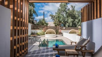 Memory foam beds, in-room safe, desk, blackout drapes