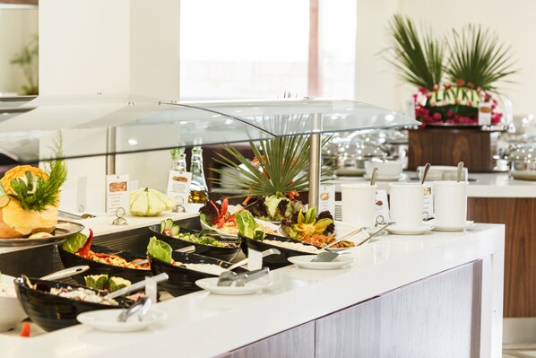 2 restaurants, breakfast, lunch served; local and international cuisine 