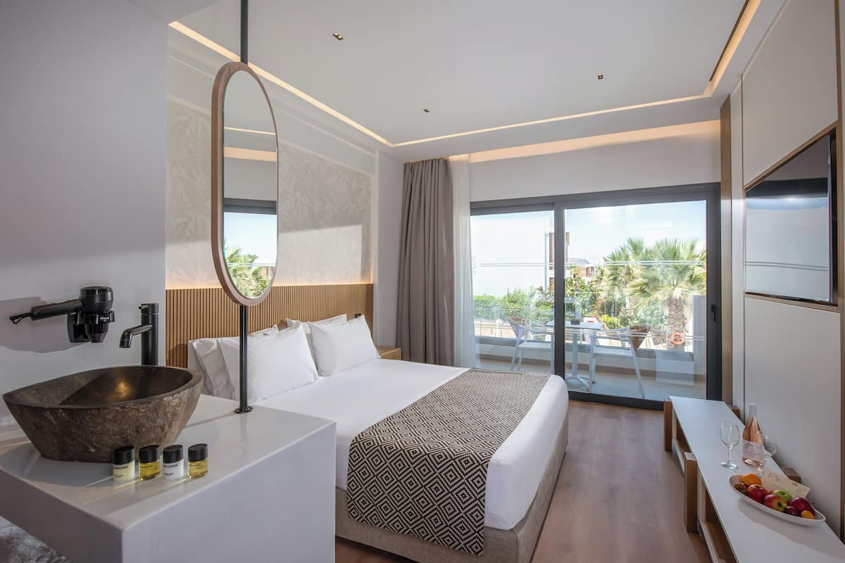 Premium Double Room | Memory foam beds, in-room safe, desk, blackout drapes