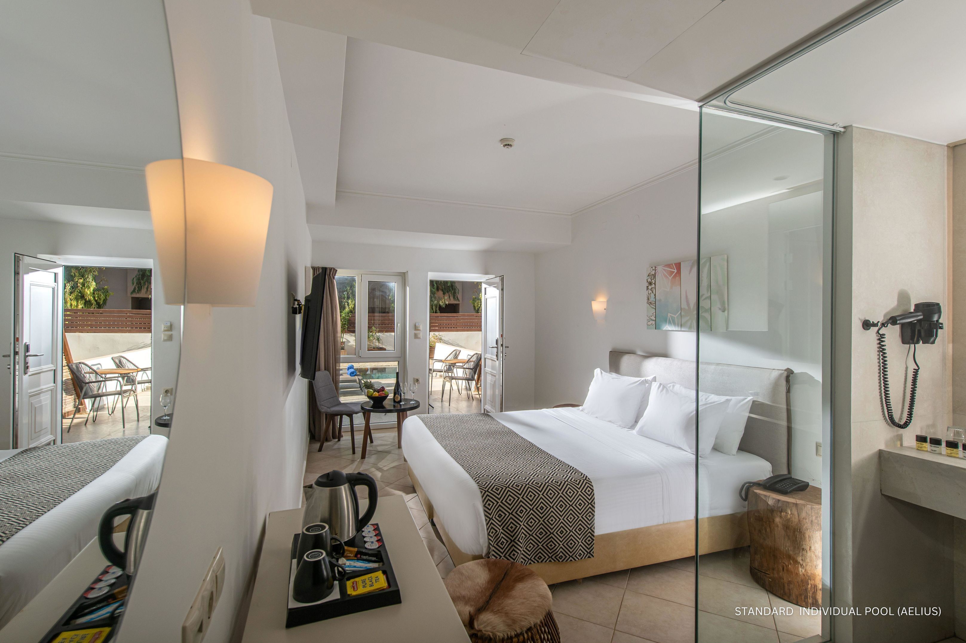 Colchones con efecto memoria y caja de seguridad en la habitación 