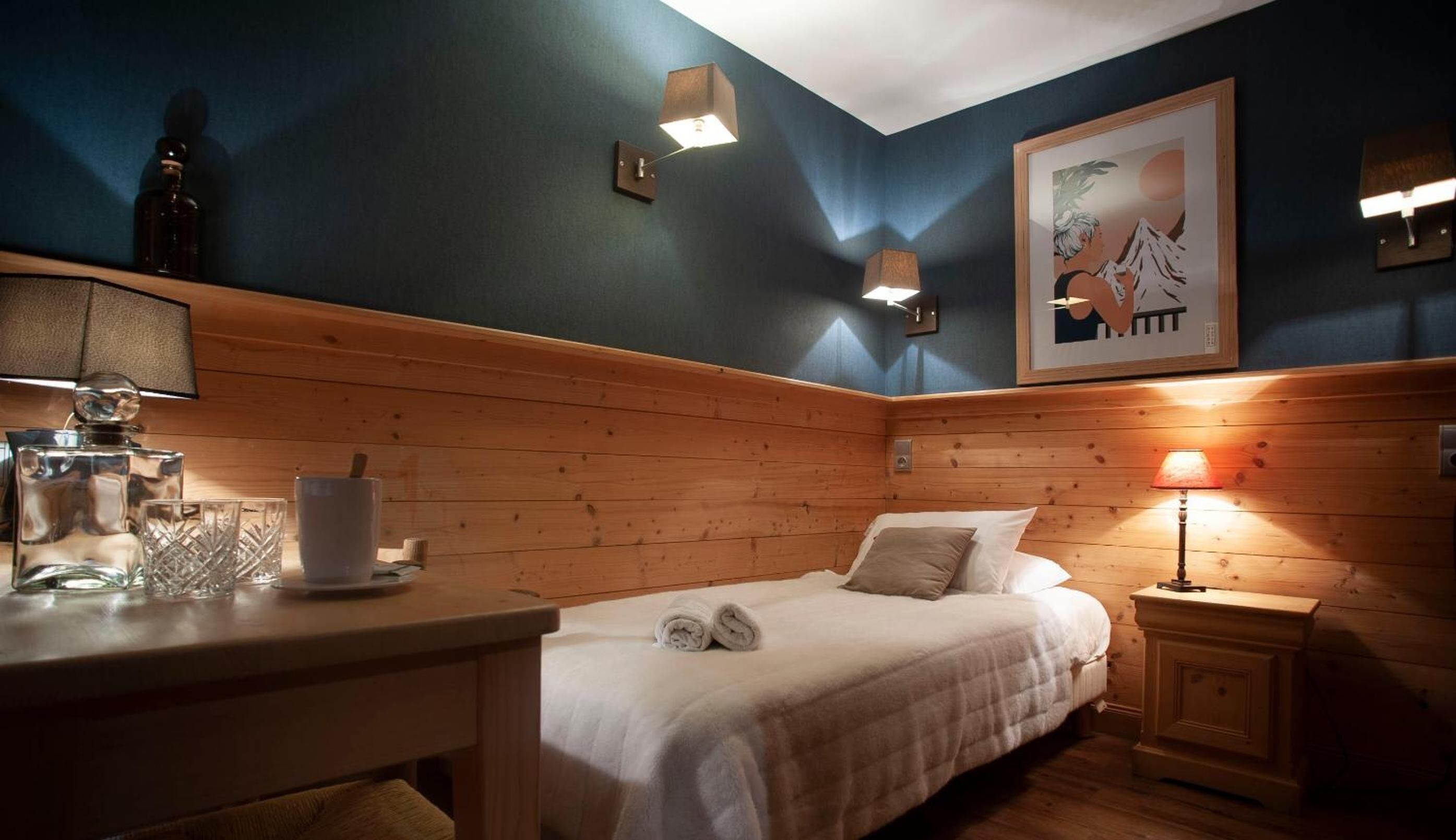 desk, blackout curtains, free wifi, bed sheets