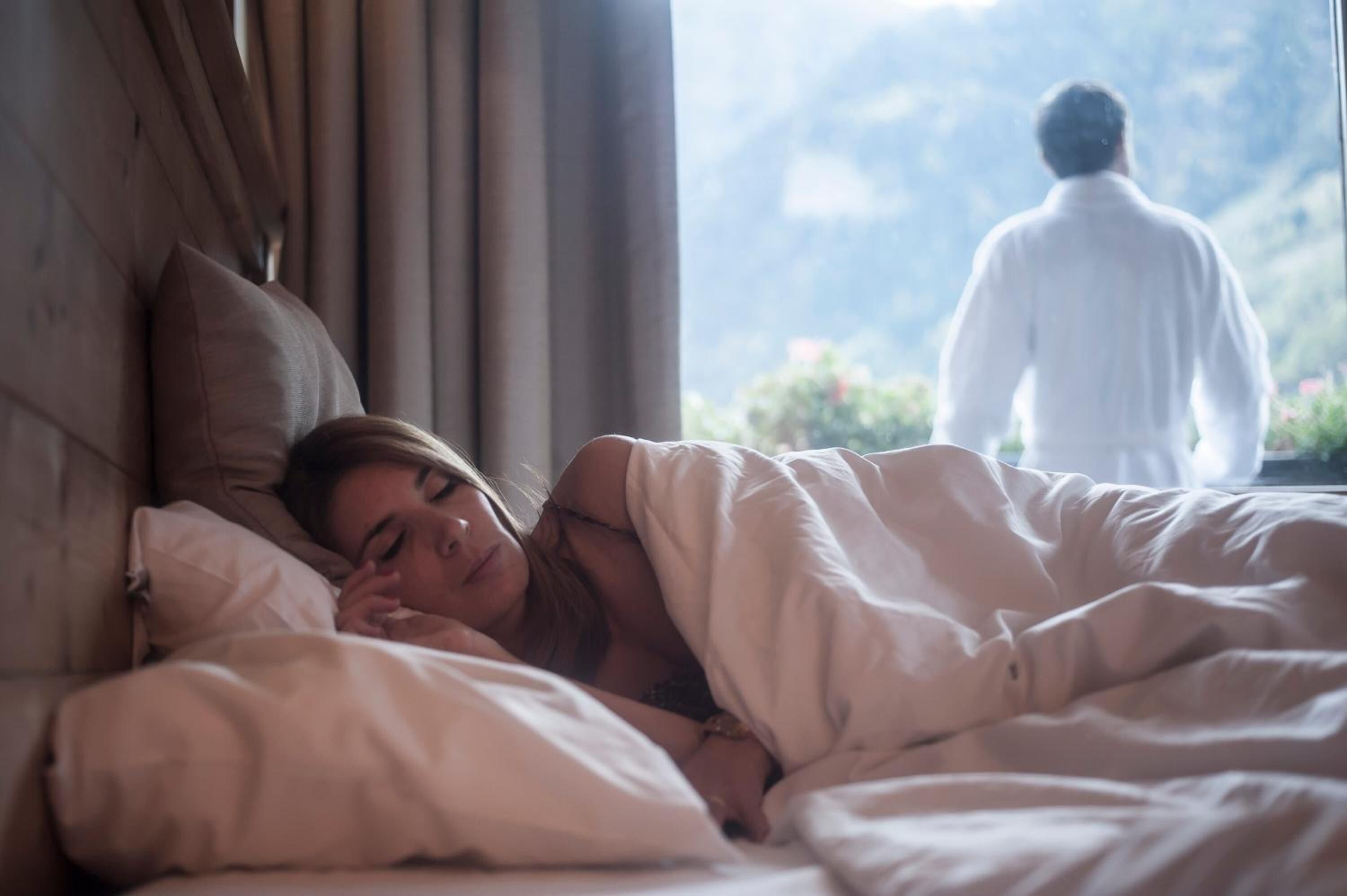 desk, blackout curtains, free wifi, bed sheets