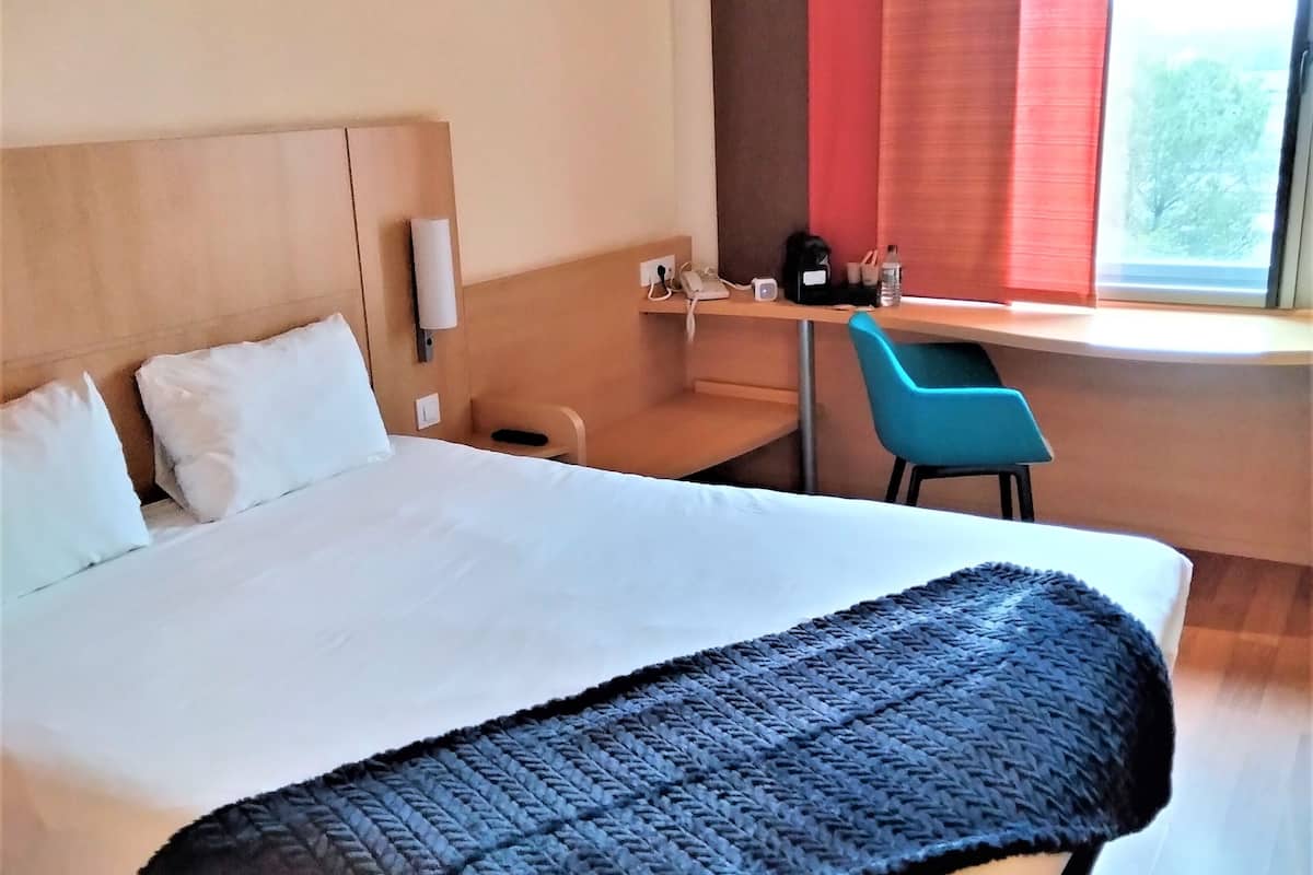 comfort double room | blackout curtains, soundproofing, iron/ironing board