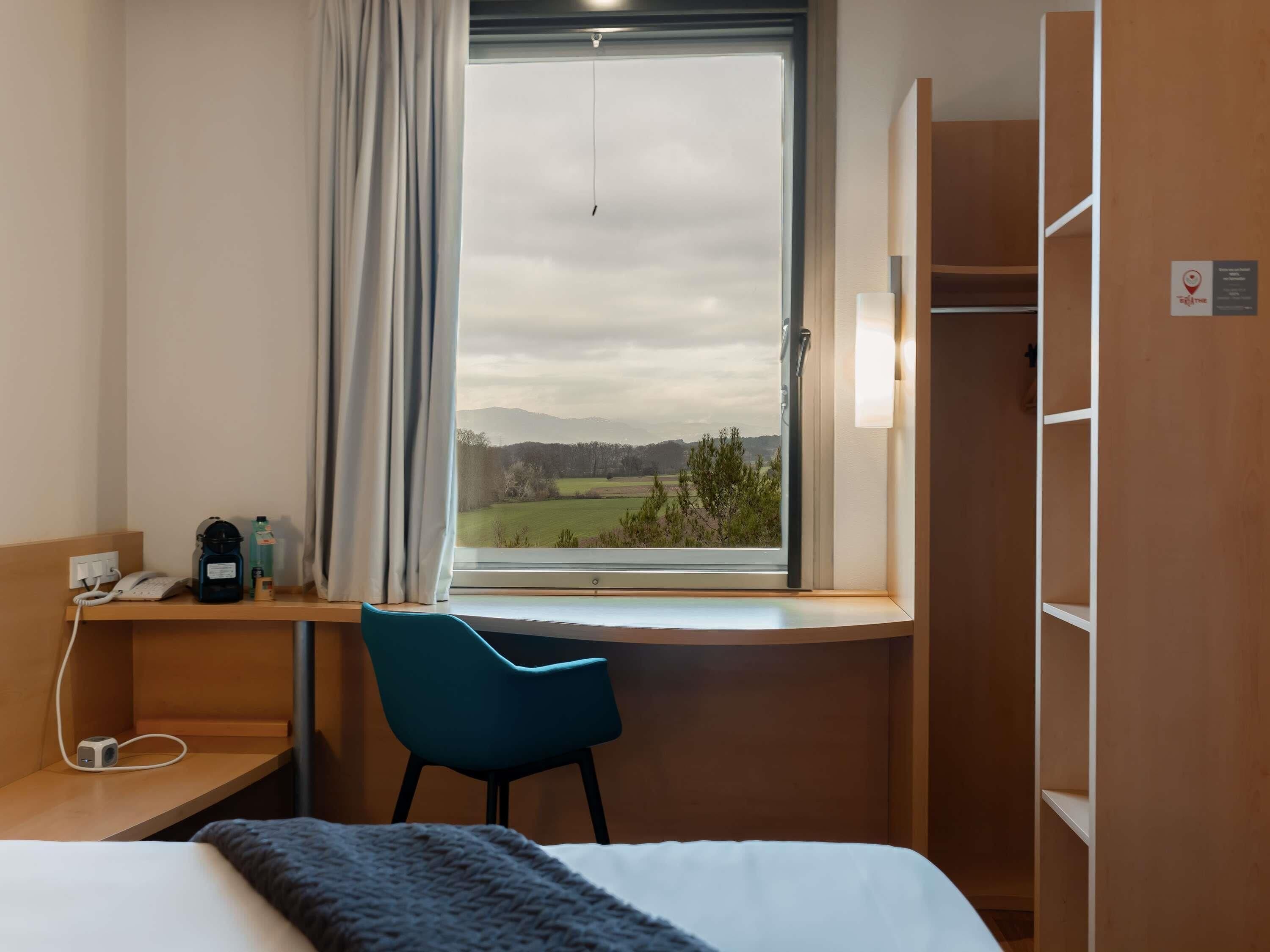 Comfort Double Room | Blackout drapes, soundproofing, iron/ironing board