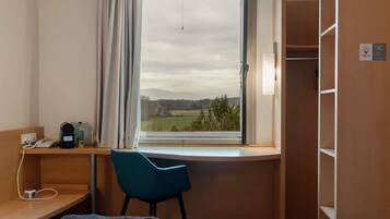 Comfort Double Room | Blackout drapes, soundproofing, iron/ironing board