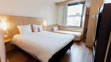 Chambre Familiale (1 Double Bed and Extra Bed)