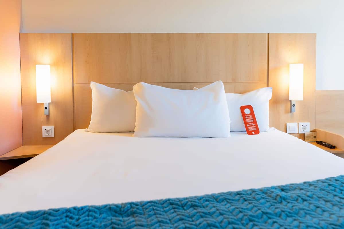 Comfort Double Room | Blackout drapes, soundproofing, iron/ironing board