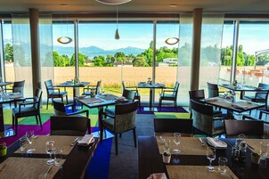 Breakfast, lunch, dinner served; Mediterranean cuisine