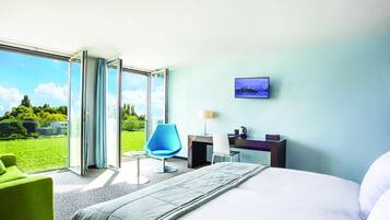 Habitación superior | 1 dormitorio, ropa de cama de alta calidad, minibar y caja fuerte