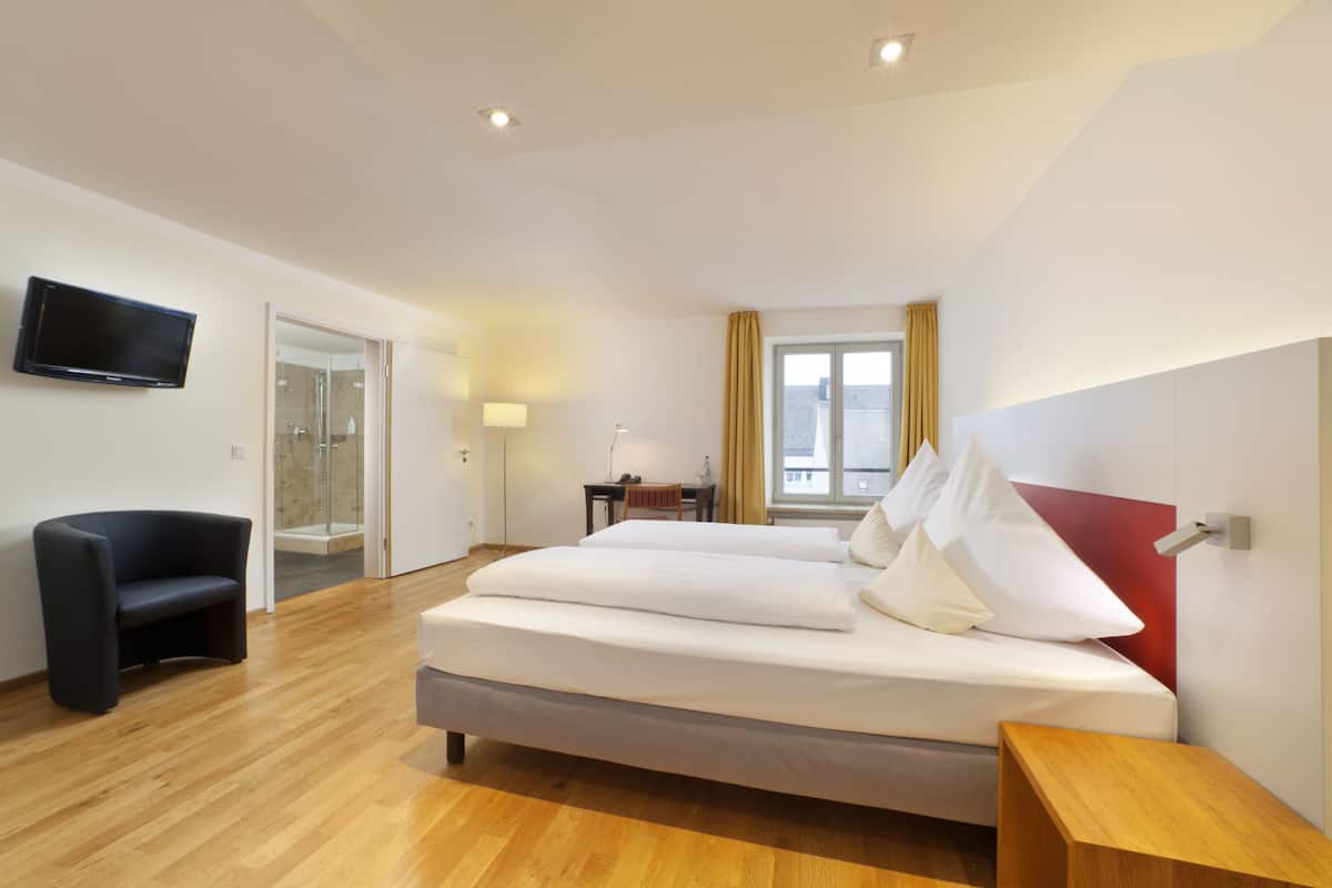 1 bedroom, egyptian cotton sheets, premium bedding, in-room safe