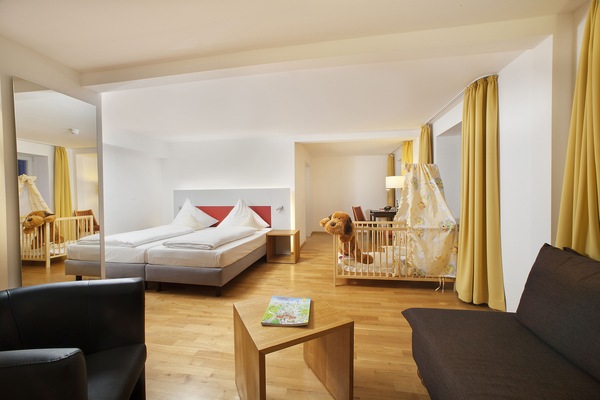 1 bedroom, Egyptian cotton sheets, premium bedding, in-room safe