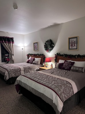 Desk, blackout curtains, iron/ironing board, free WiFi - Hotel North Pole (North Pole)