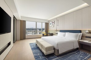 Minibar, caja de seguridad en la habitación, wifi gratis y ropa de cama 