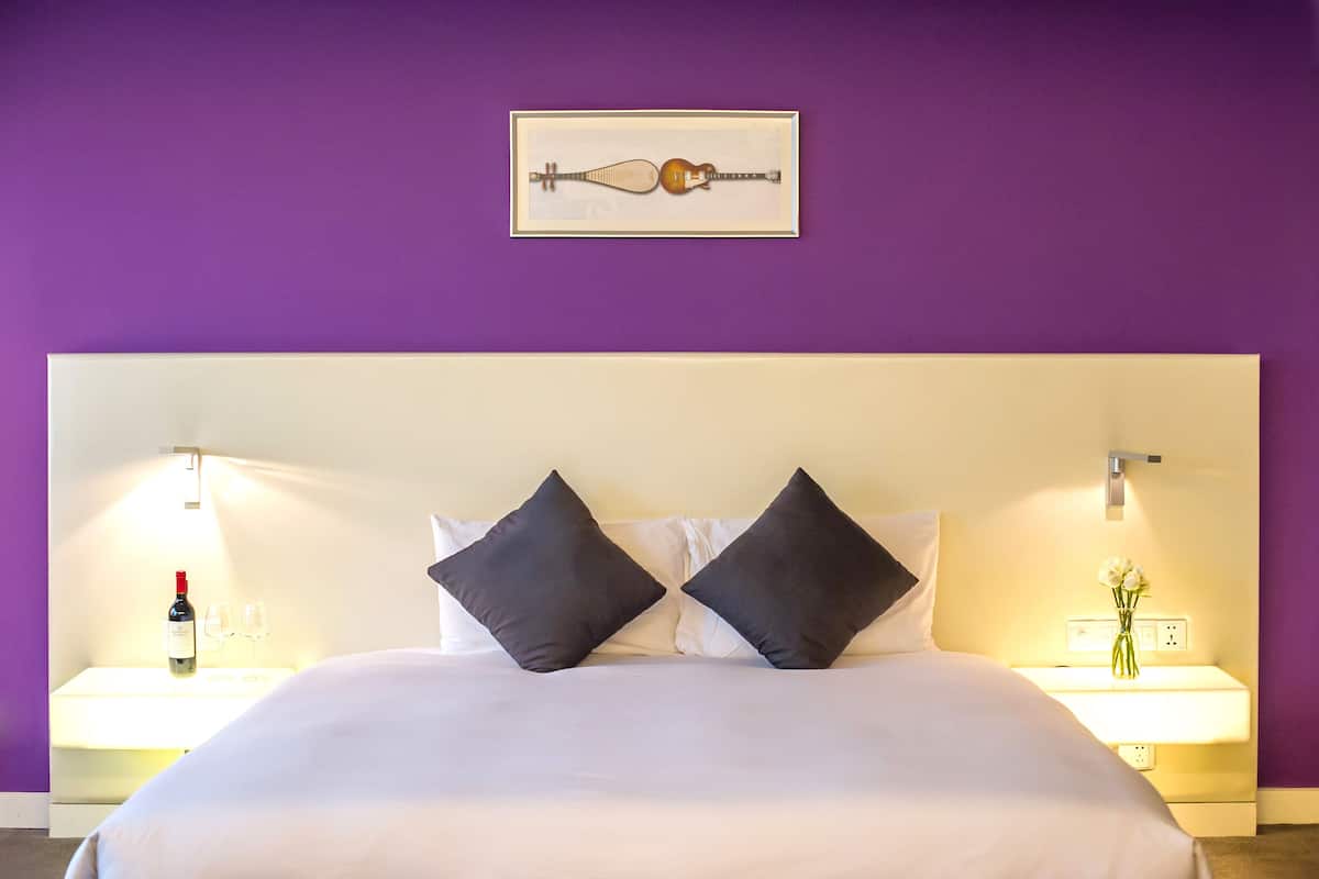 Free minibar items, in-room safe, individually decorated, desk