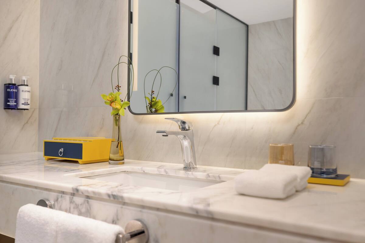 Room amenity