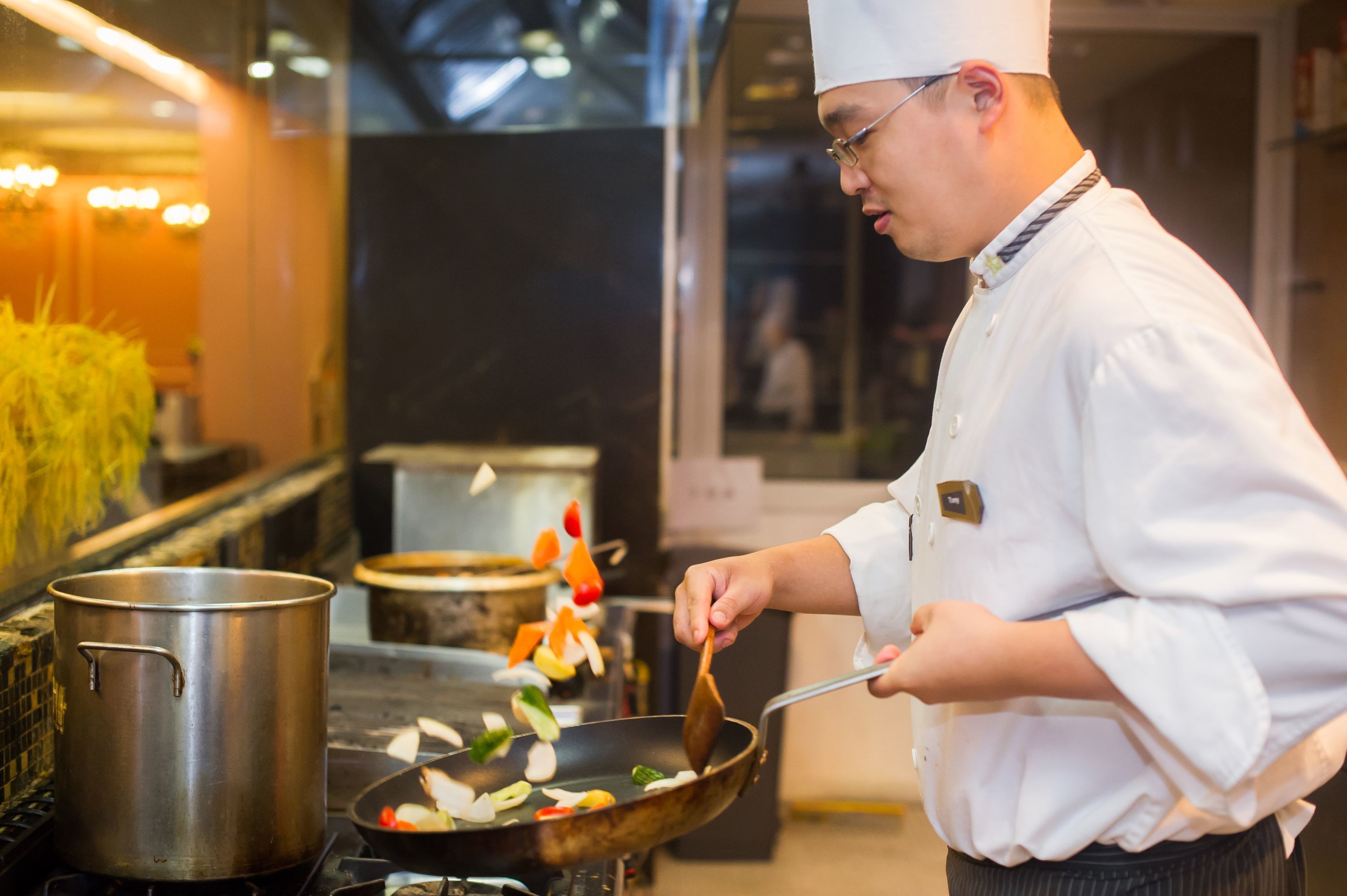 daily buffet breakfast for a fee