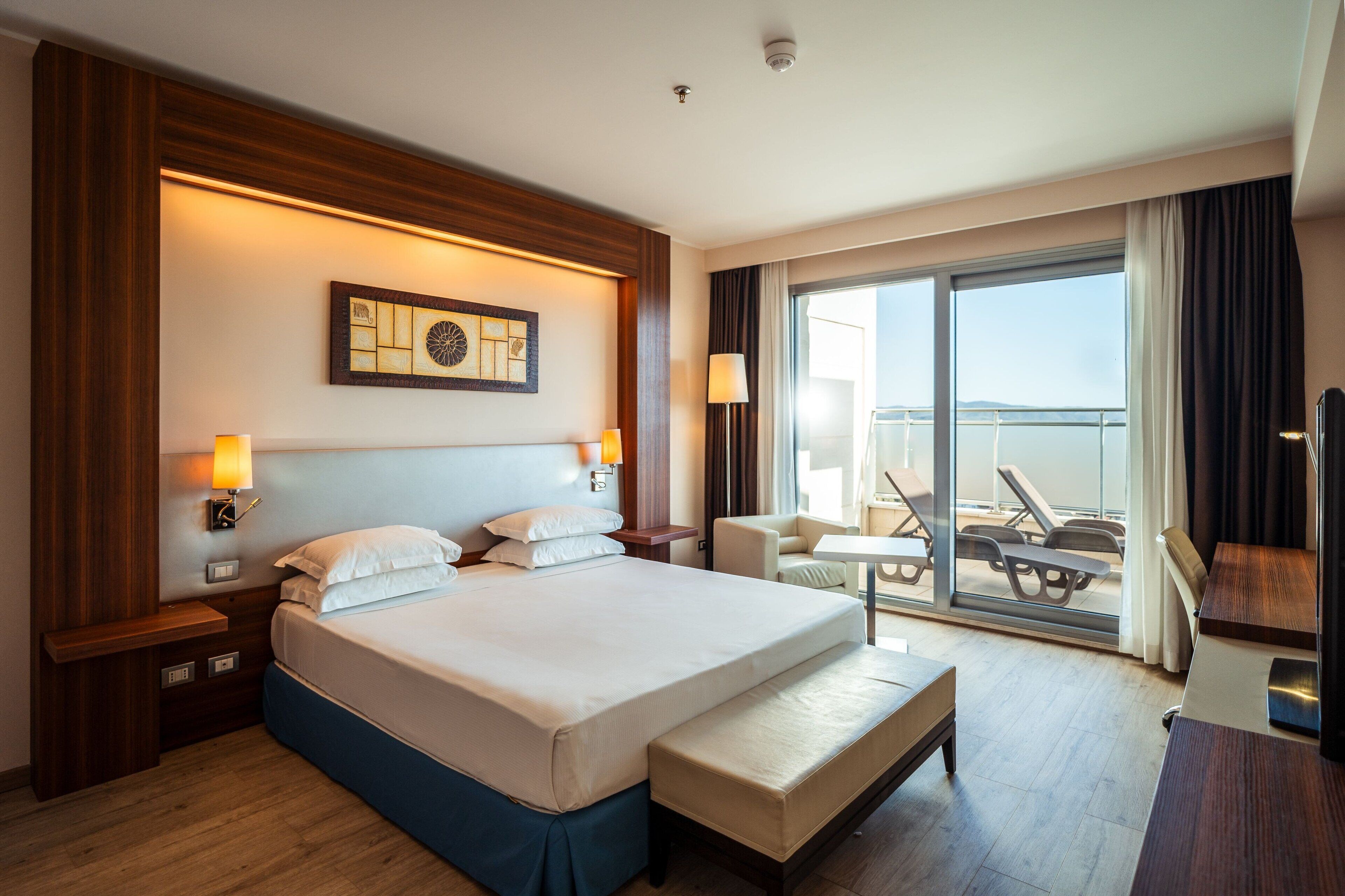 防过敏的被褥、羽绒被、迷你吧、客房内保险箱