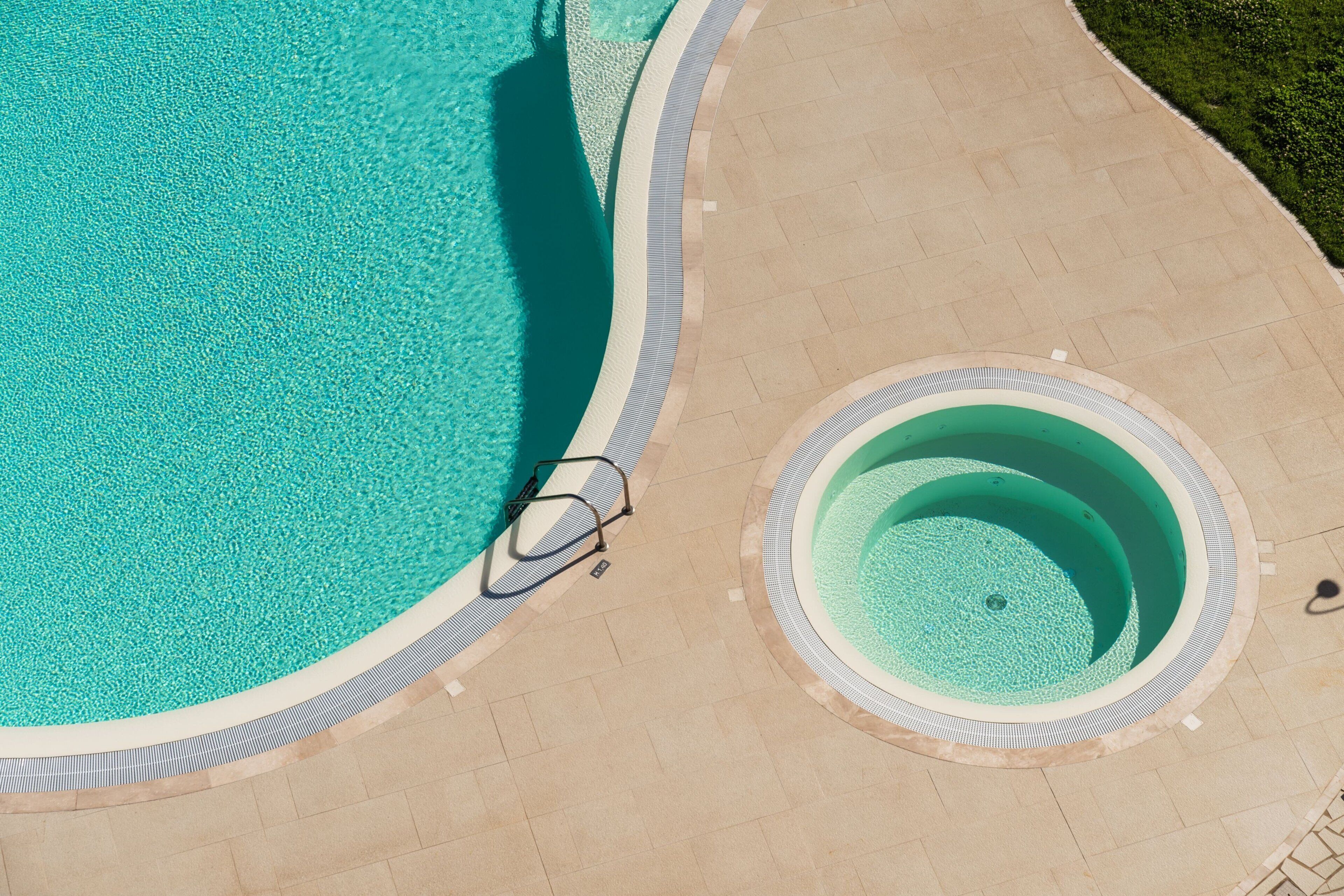 Seasonal outdoor pool, free pool cabanas, pool loungers