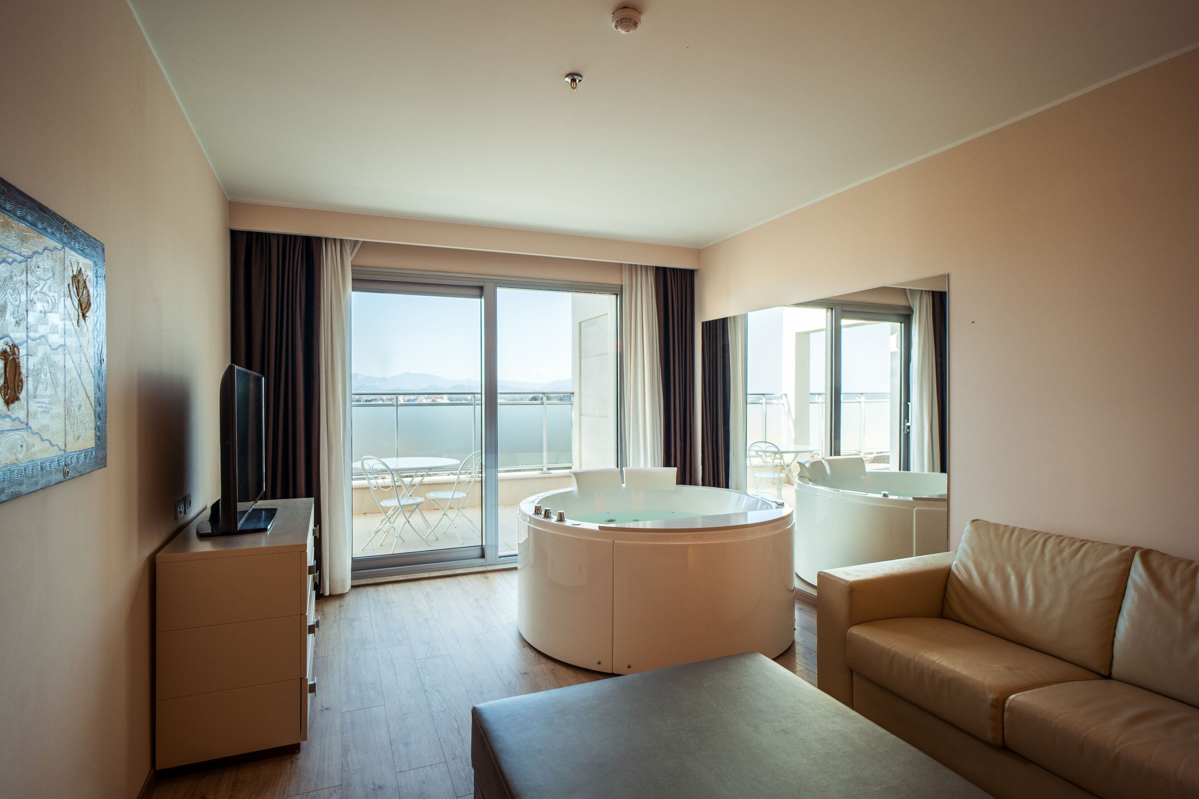 Literie hypoallergénique, couette en duvet d&#x27;oie, minibar