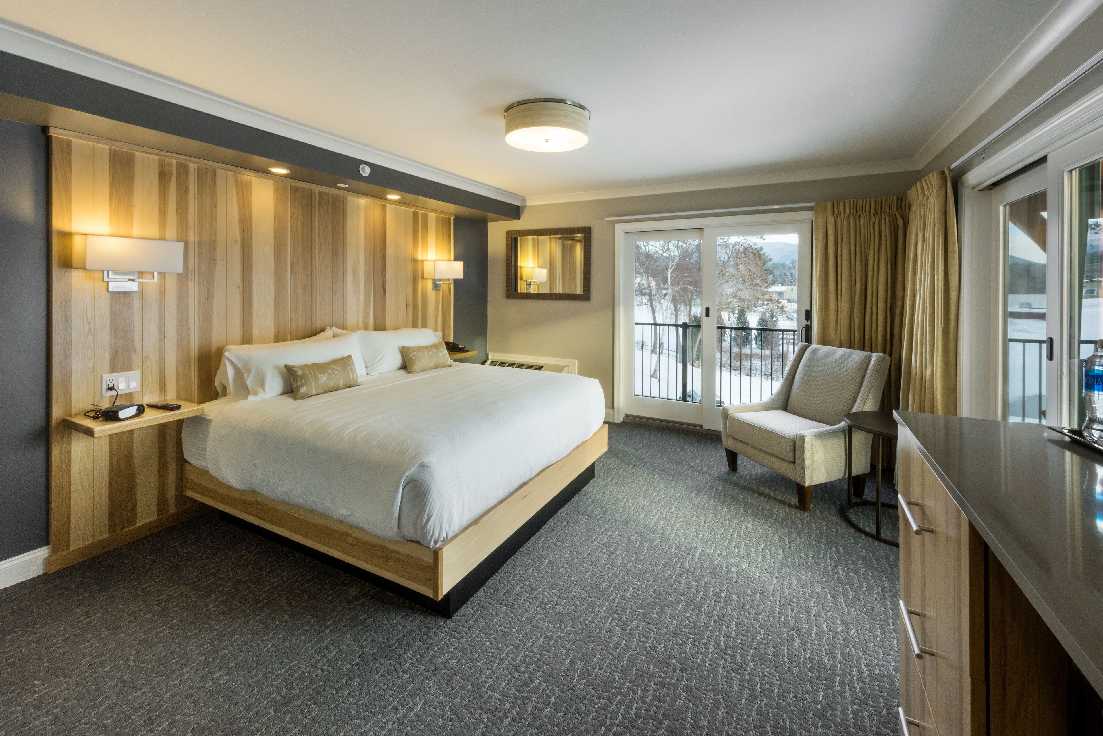 Lakeside Vista King | Premium bedding, individually decorated, blackout curtains