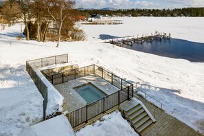 Outdoor spa tub - Center Harbor Inn (Center Harbor)