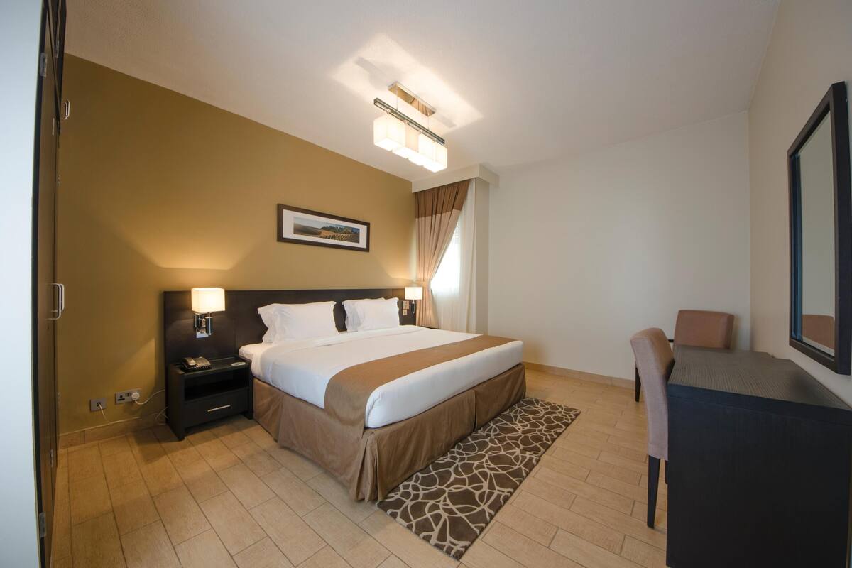 In-room safe, desk, iron/ironing board, free WiFi