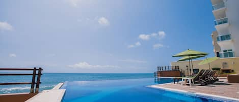 Indoor pool, outdoor pool, sun loungers