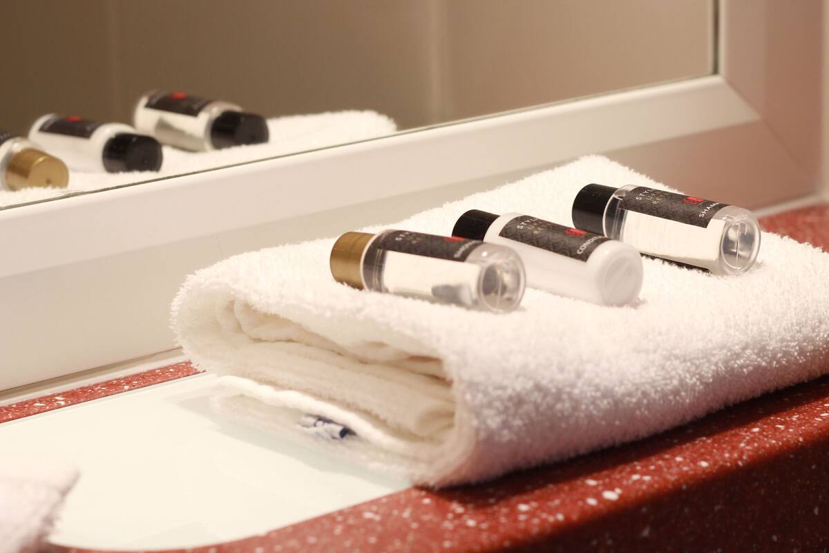 Executive Double Room | Bathroom | Shower, designer toiletries, hair dryer, towels