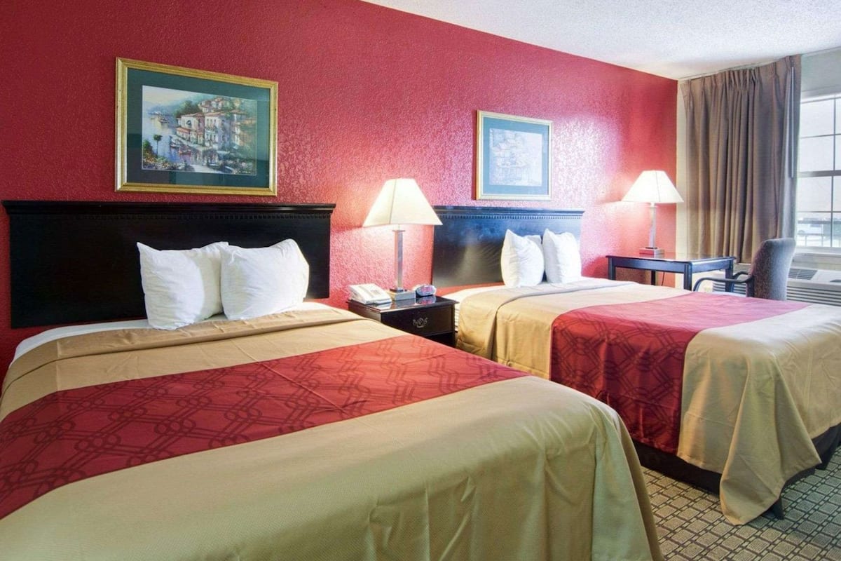 Desk, iron/ironing board, free WiFi, bed sheets