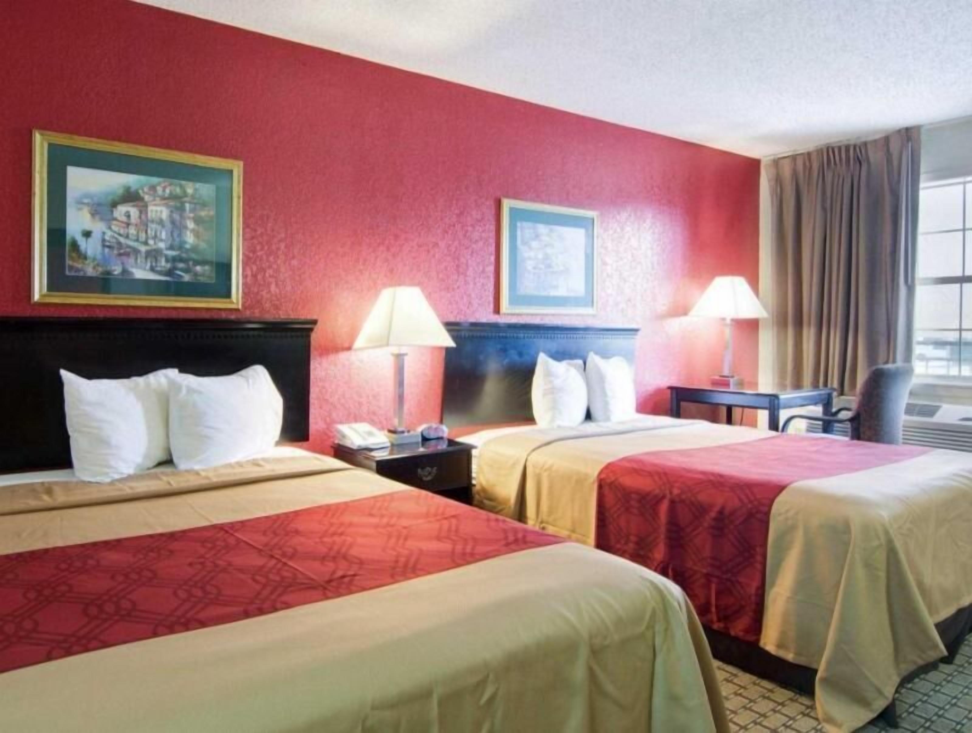 Schreibtisch, Bügeleisen/Bügelbrett, kostenloses WLAN, Bettwäsche