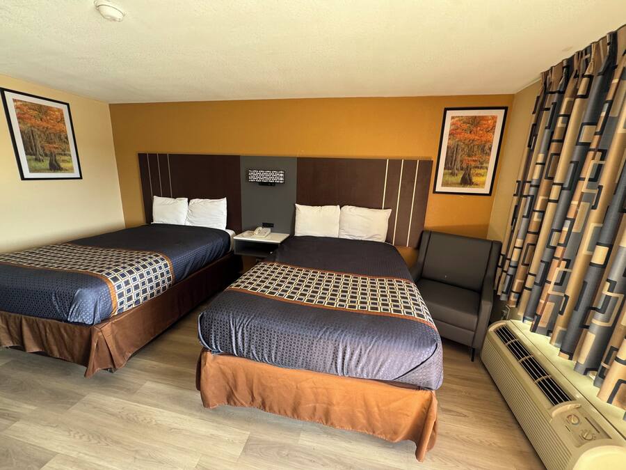 Rollaway beds (surcharge), WiFi (free)