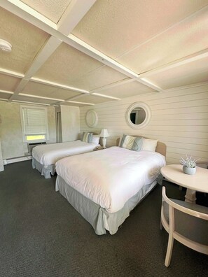 مكواة/لوح كي وملاءات أسرّة