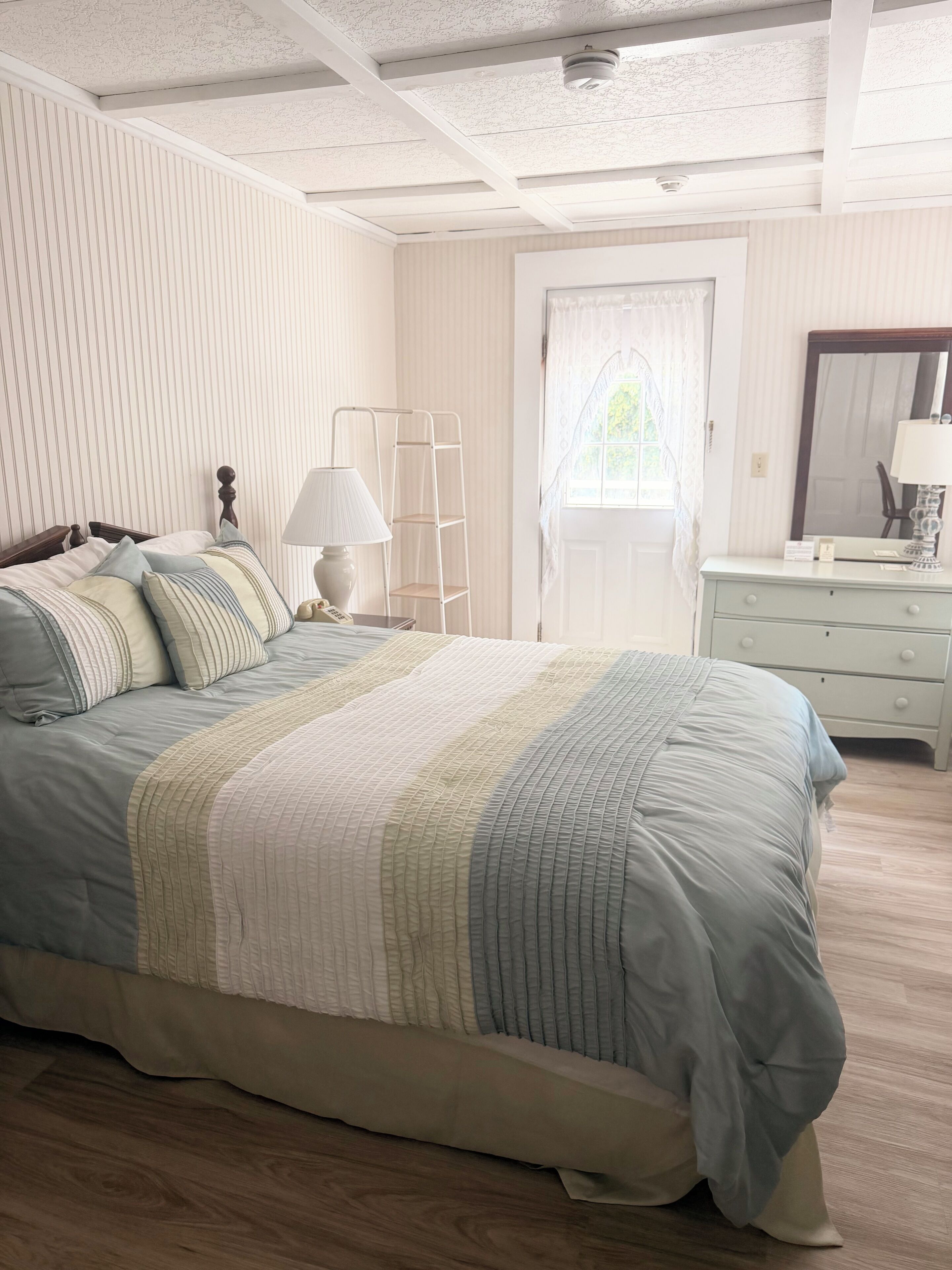 Double Room | Iron/ironing board, bed sheets