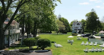 ShoreWay Acres Inn & Cape Cod Lodging