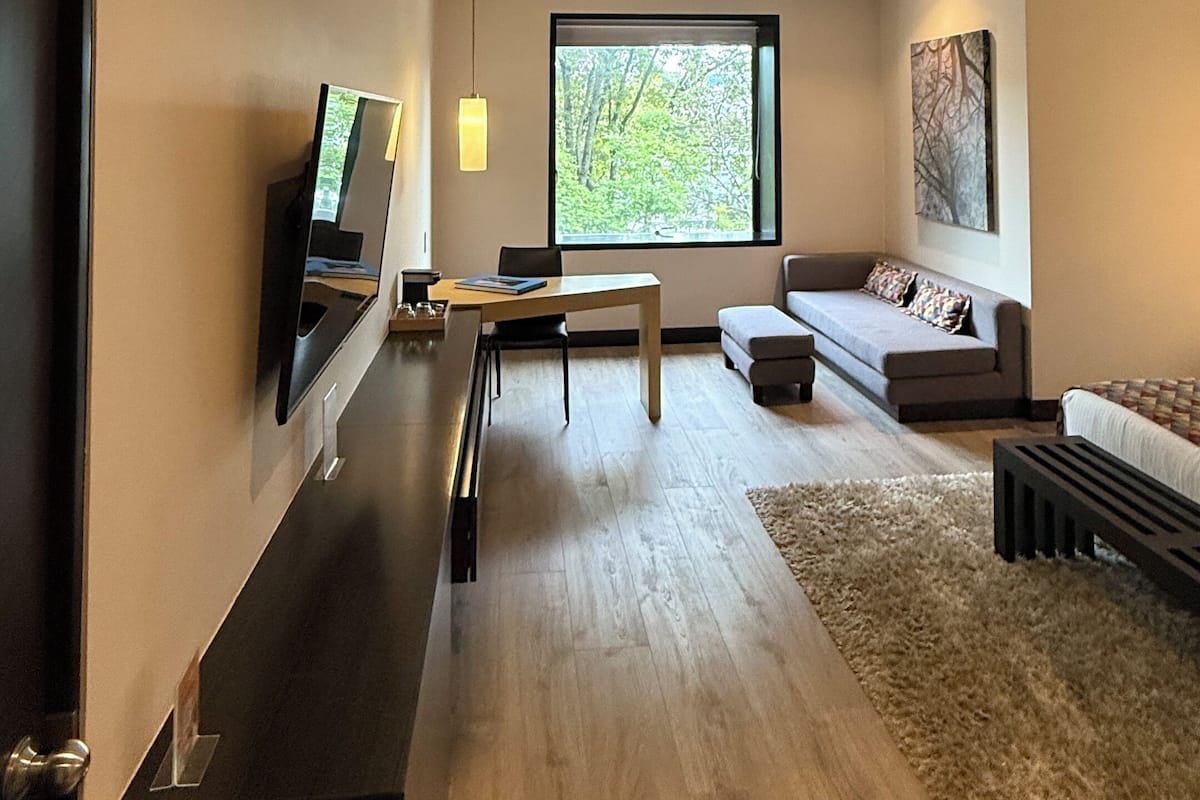 Chambre Premium, 1 très grand lit | Literie de qualité supérieure, surmatelas, minibar