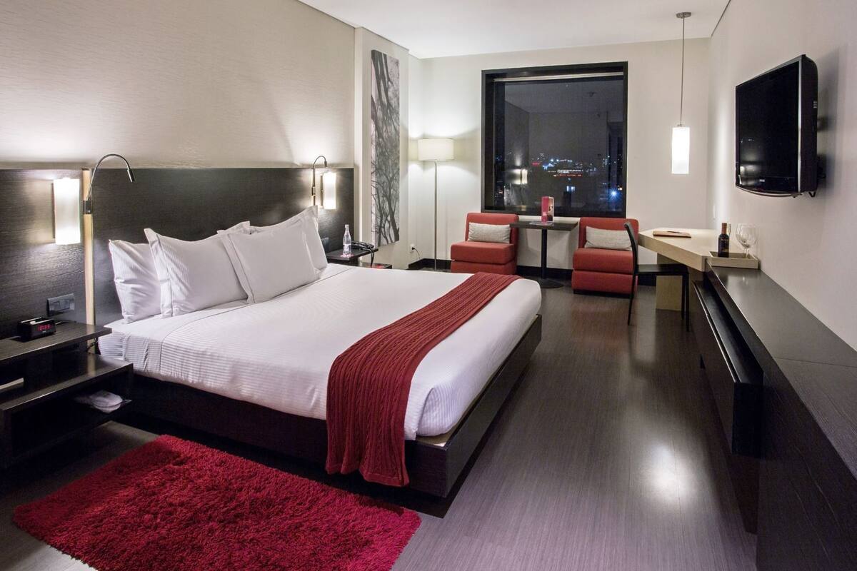 Hochwertige Bettwaren, Pillowtop-Betten, Minibar, Zimmersafe