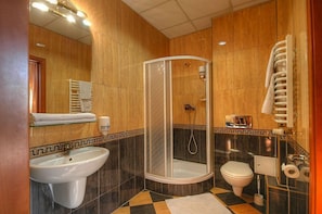 Iron/ironing board, wheelchair access