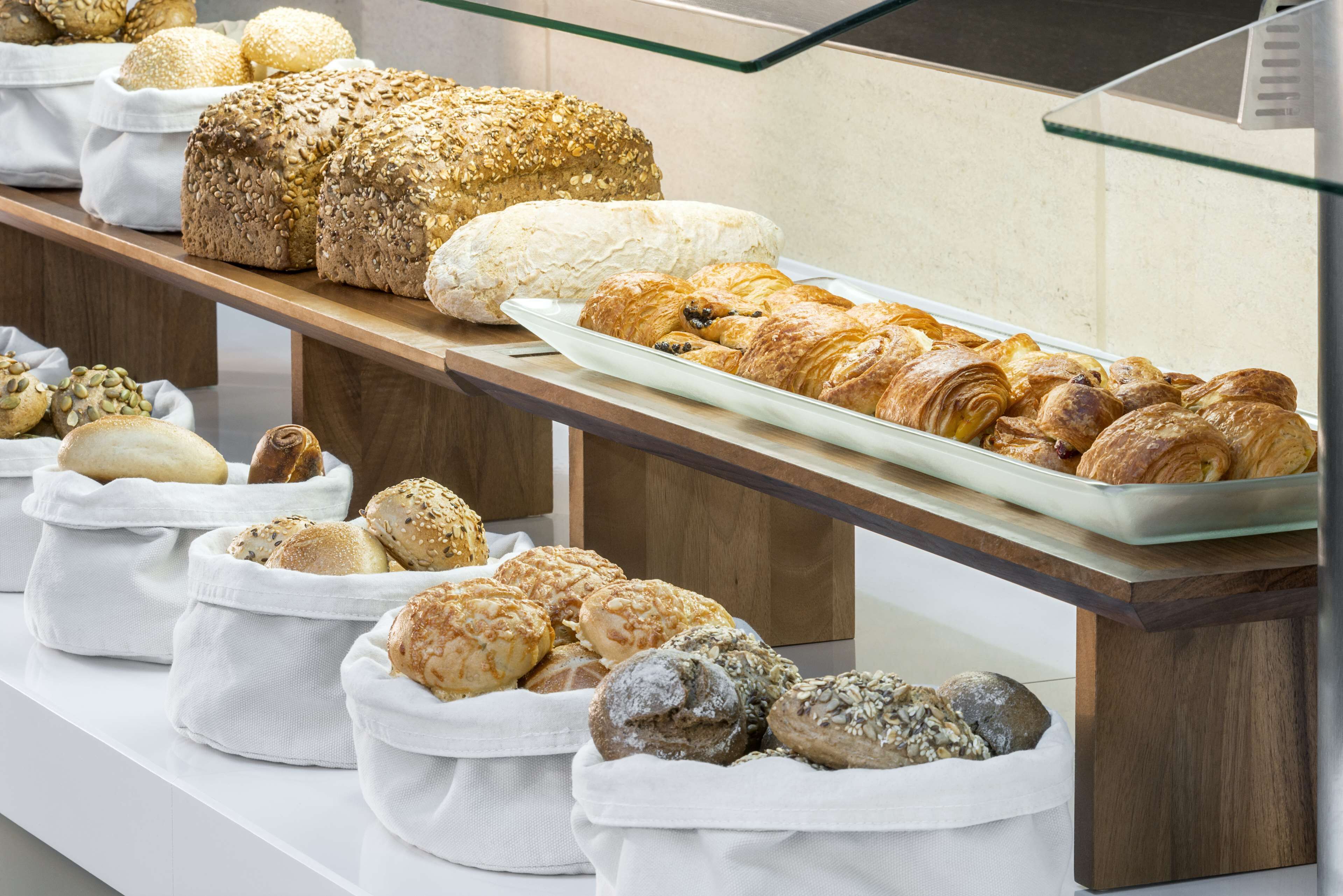 daily buffet breakfast for a fee