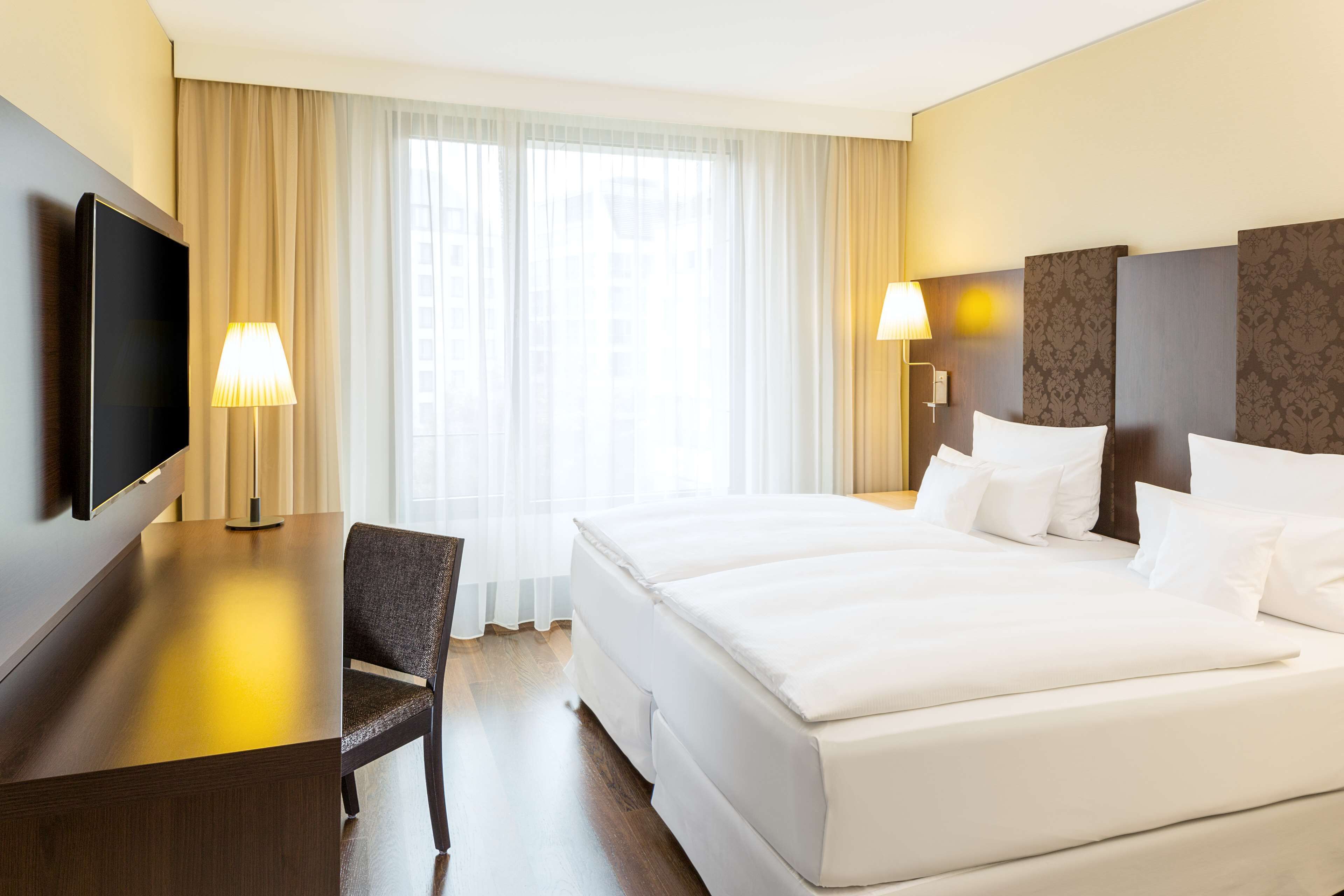 premium bedding, pillow-top beds, minibar, in-room safe