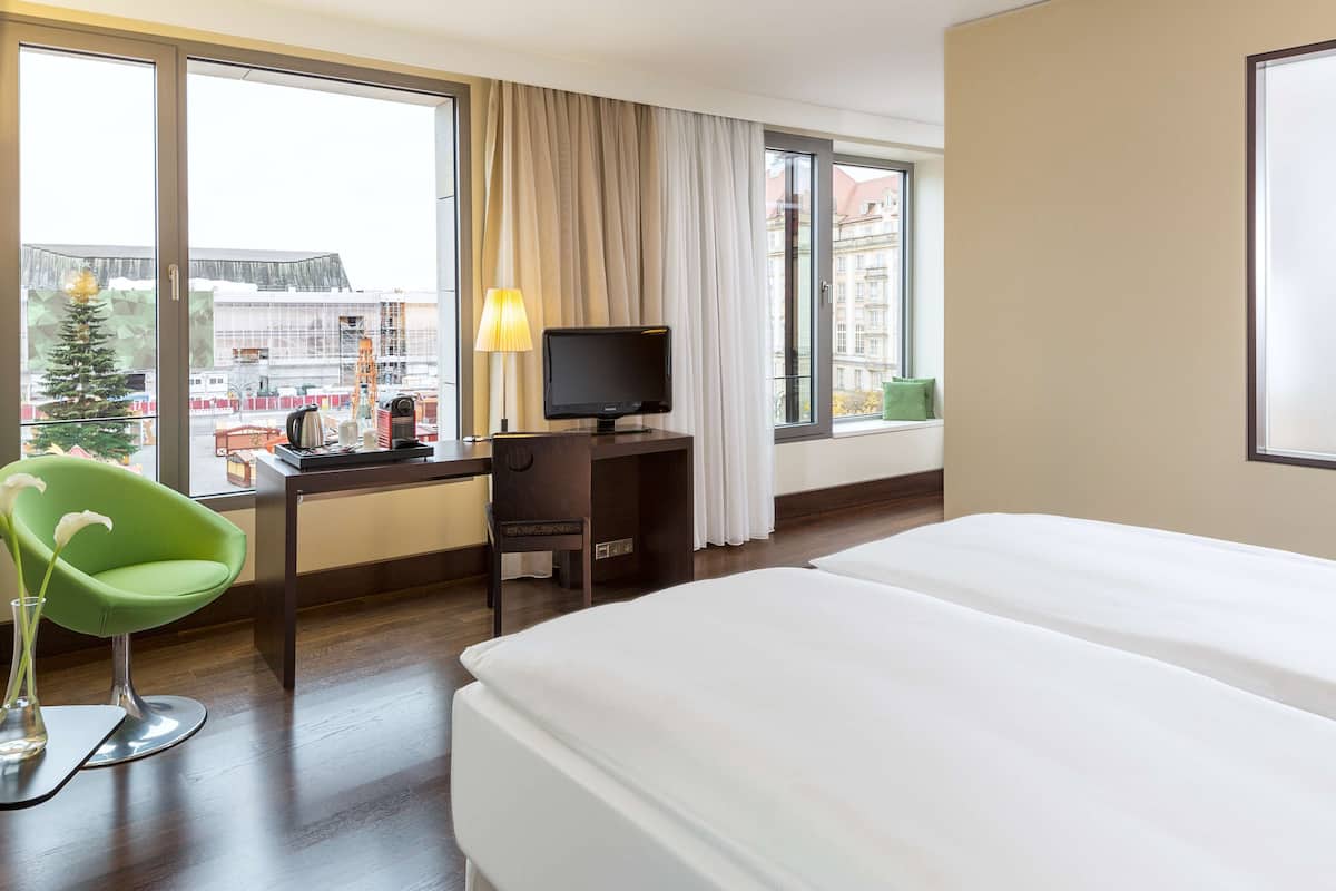 Premium bedding, pillowtop beds, minibar, in-room safe