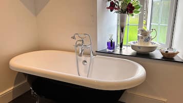 Superior King Room | Banyo | Ücretsiz banyo/kozmetik ürünleri, saç kurutma makinesi, havlu