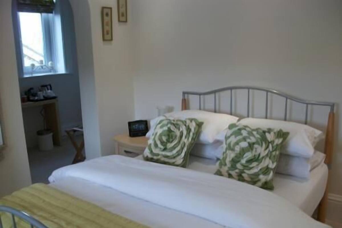 Chambre Double, salle de bains attenante