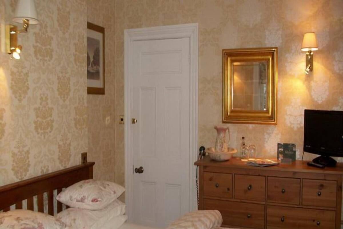 Chambre Familiale, salle de bains attenante